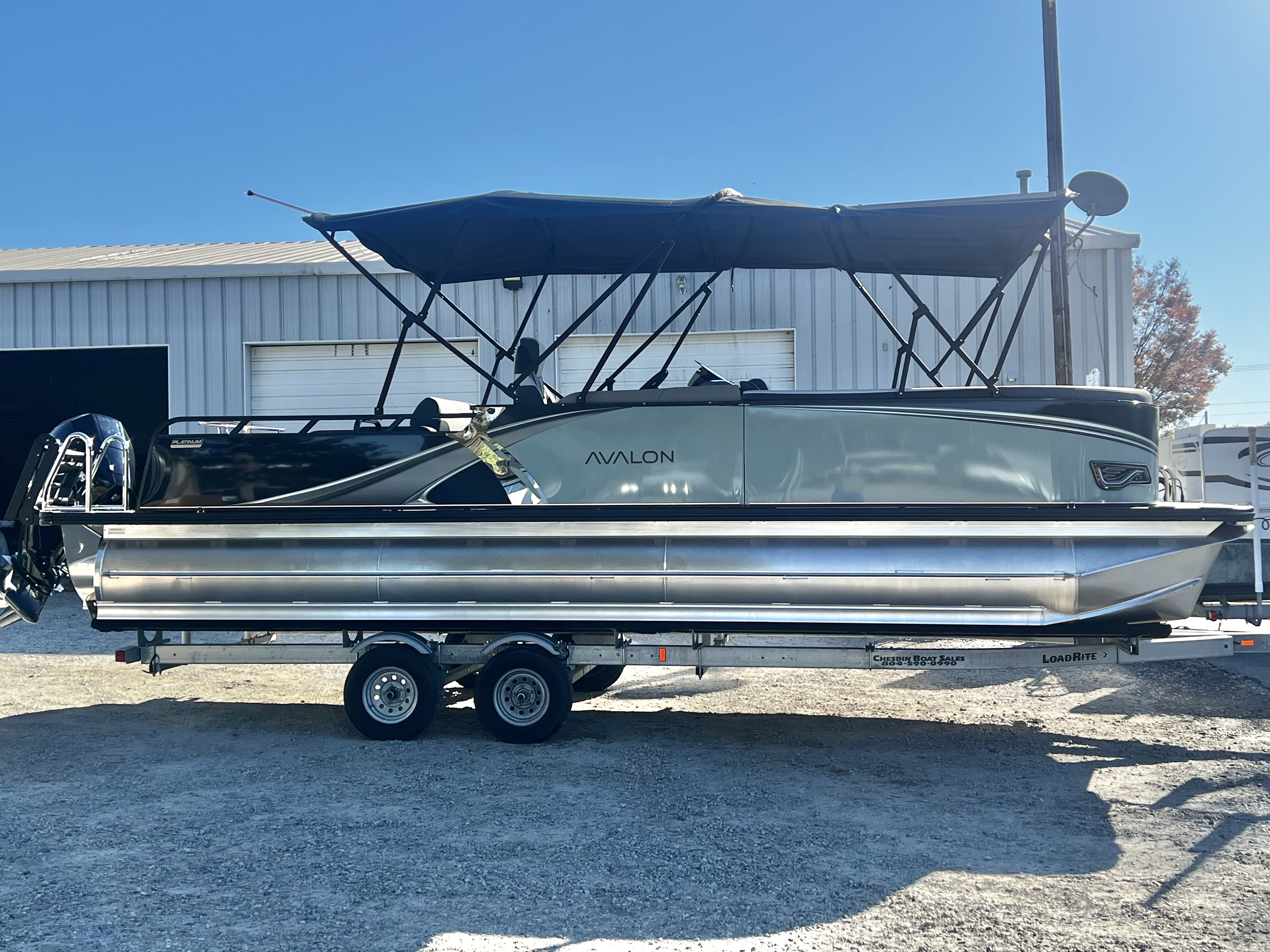 2026 Avalon LSZ 25' Entertainer Triple-Toon - IN STOCK