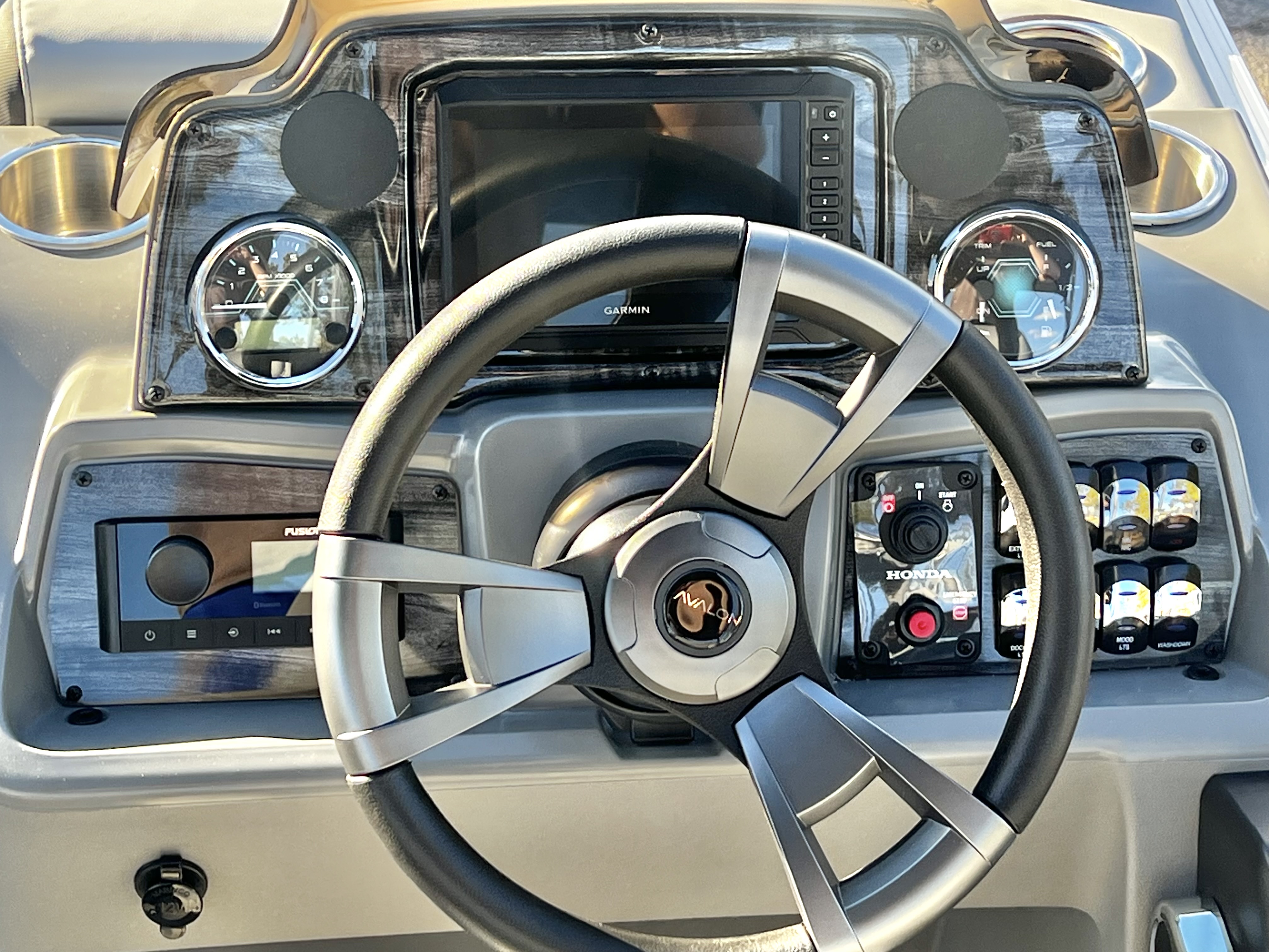 2026 Avalon Venture 85 23' Rear Fish - IN STOCK