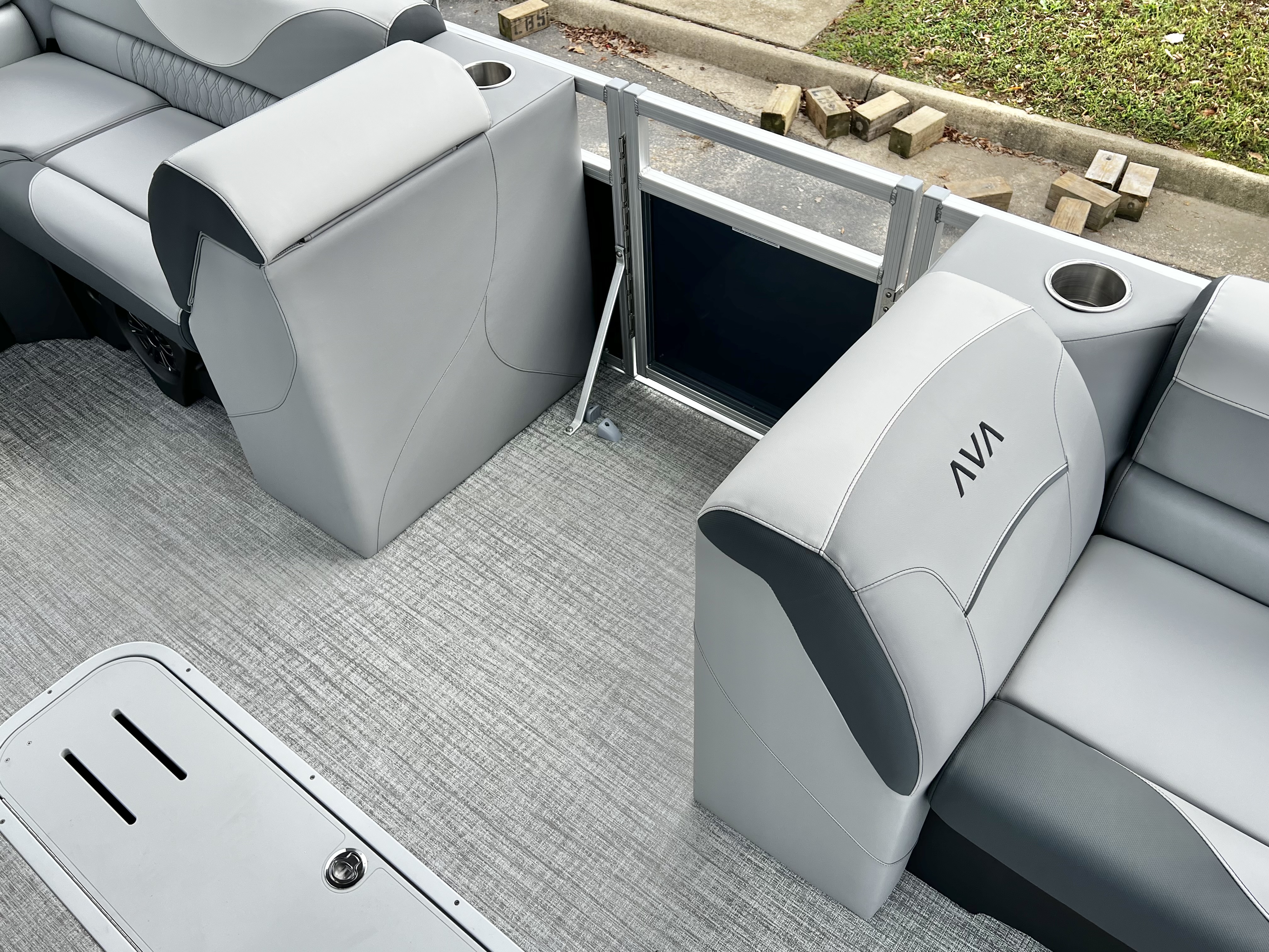 2026 Avalon Venture 85 25' Rear Fish Triple-Toon - IN STOCK