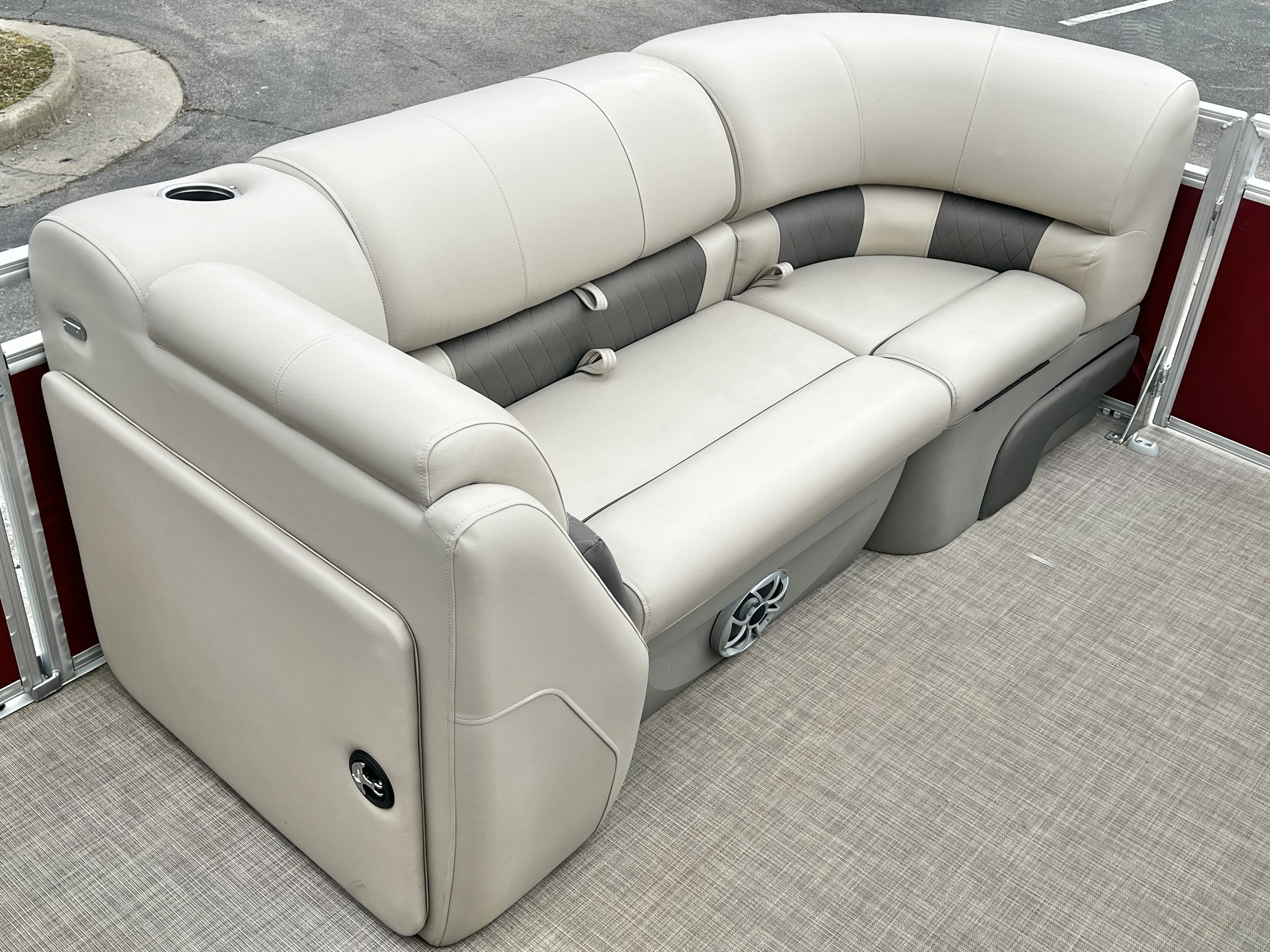 Used 2024 Sun Tracker 20' Party Barge DLX