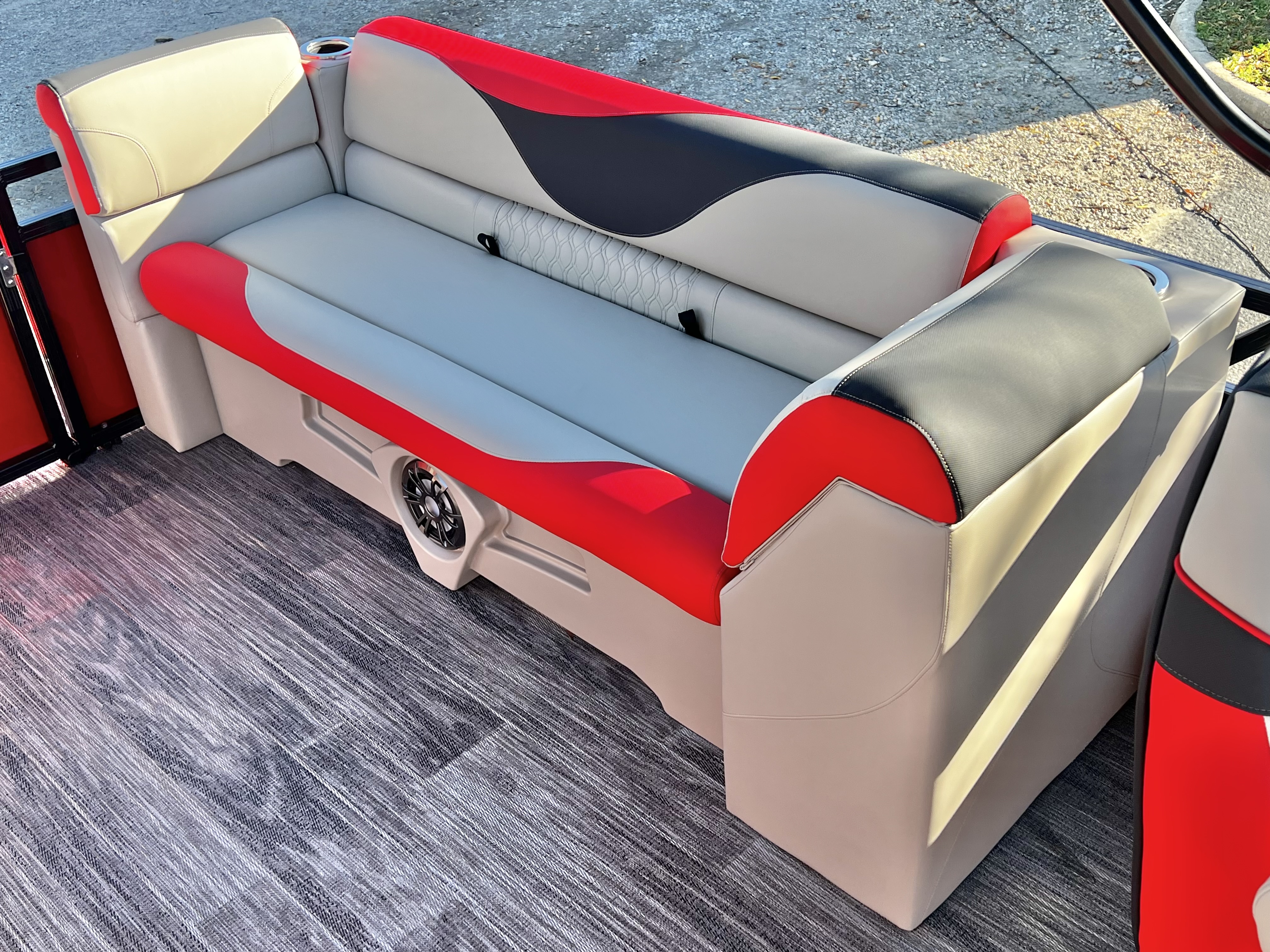 2026 Avalon Venture 85 23' Quad Lounge Triple-Toon - IN STOCK