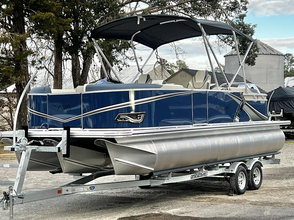 2026 Avalon LSZ 23' Quad Lounge Triple-Toon - IN STOCK - $70,997