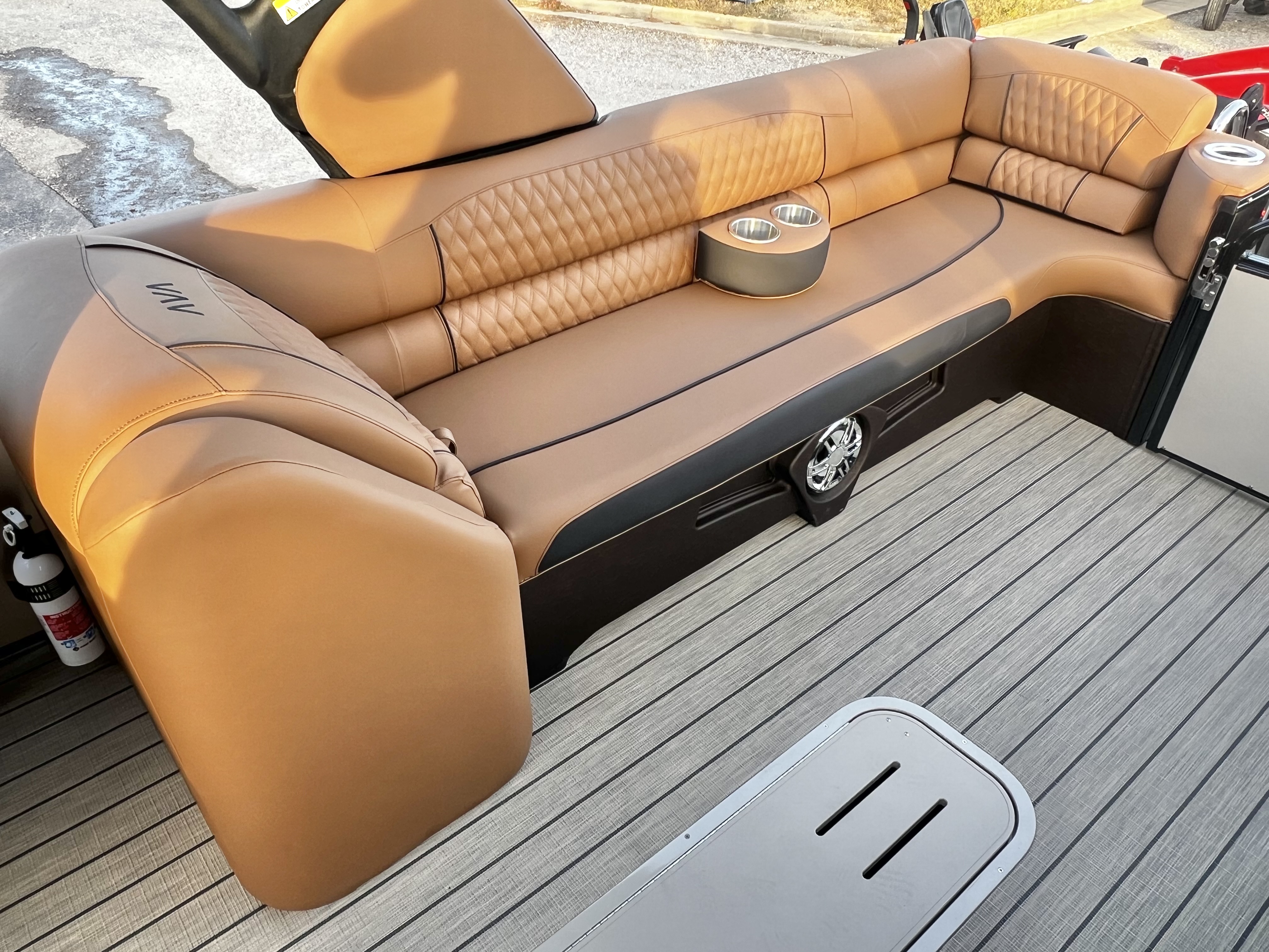 2026 Avalon Catalina 25' Quad Lounge Windshield Triple-Toon - IN STOCK - $123,990