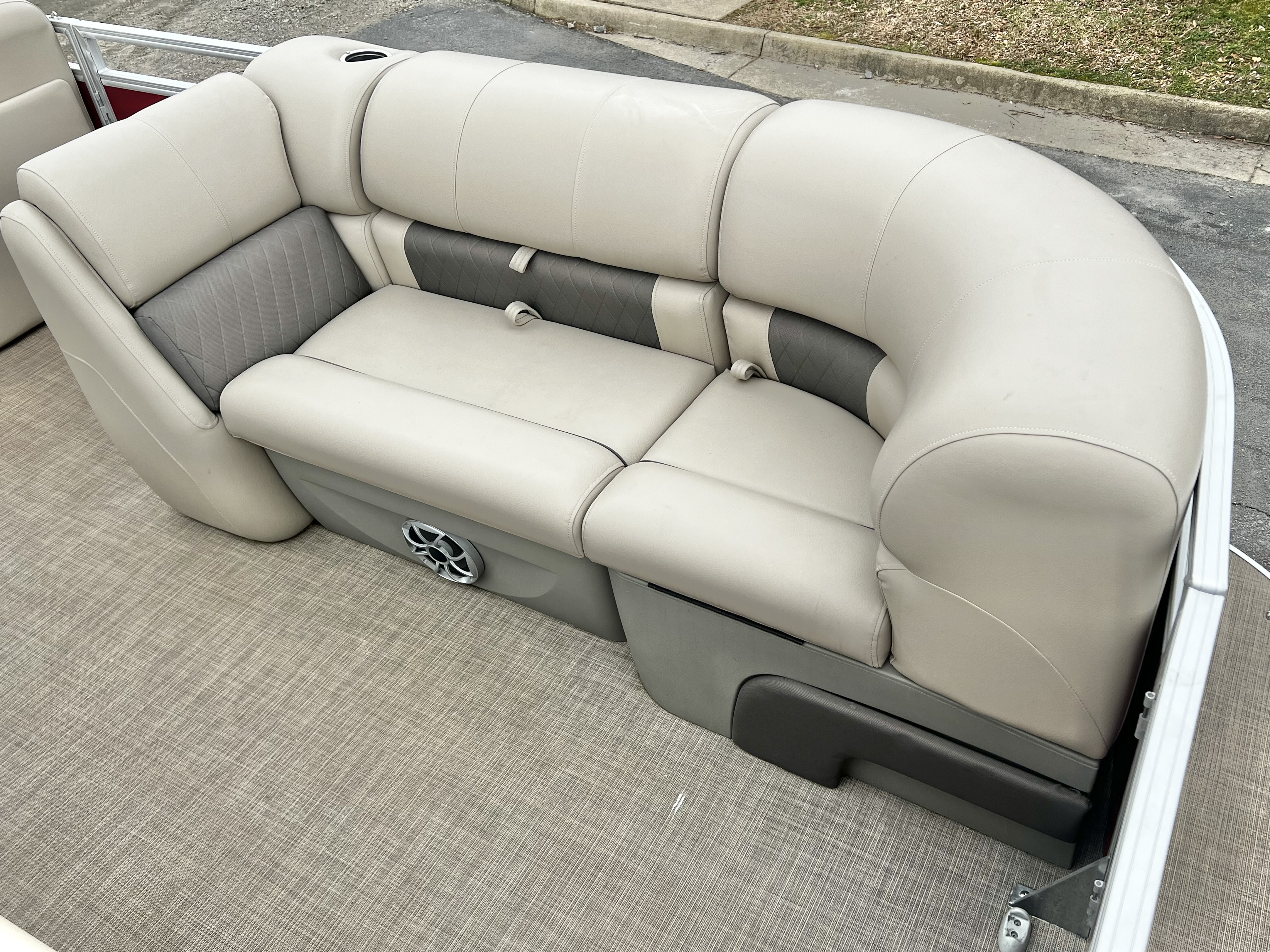 Used 2024 Sun Tracker 20' Party Barge DLX