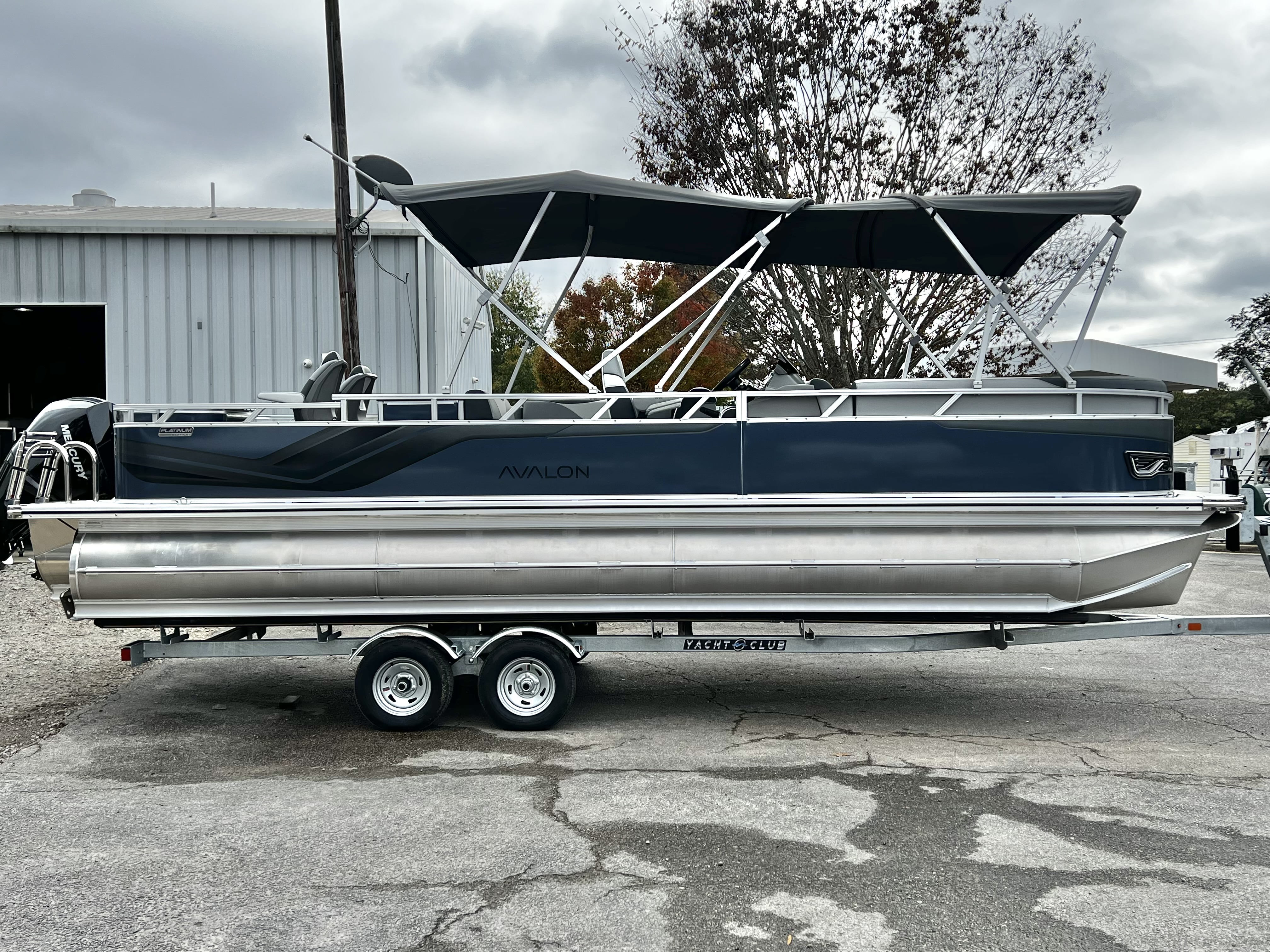 2026 Avalon Venture 85 25' Rear Fish Triple-Toon - IN STOCK