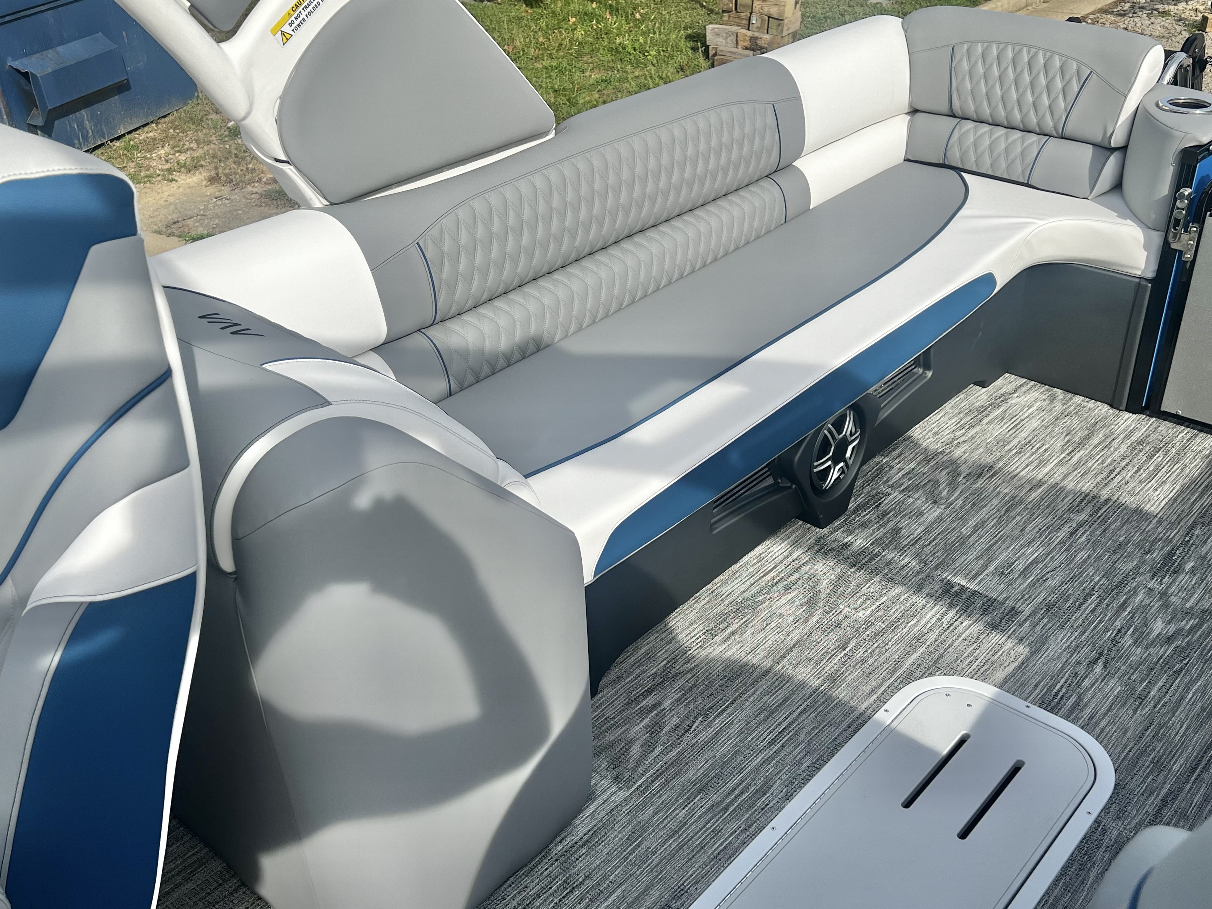 2026 Avalon Catalina 25' Quad Lounge Windshield Triple-Toon - IN STOCK