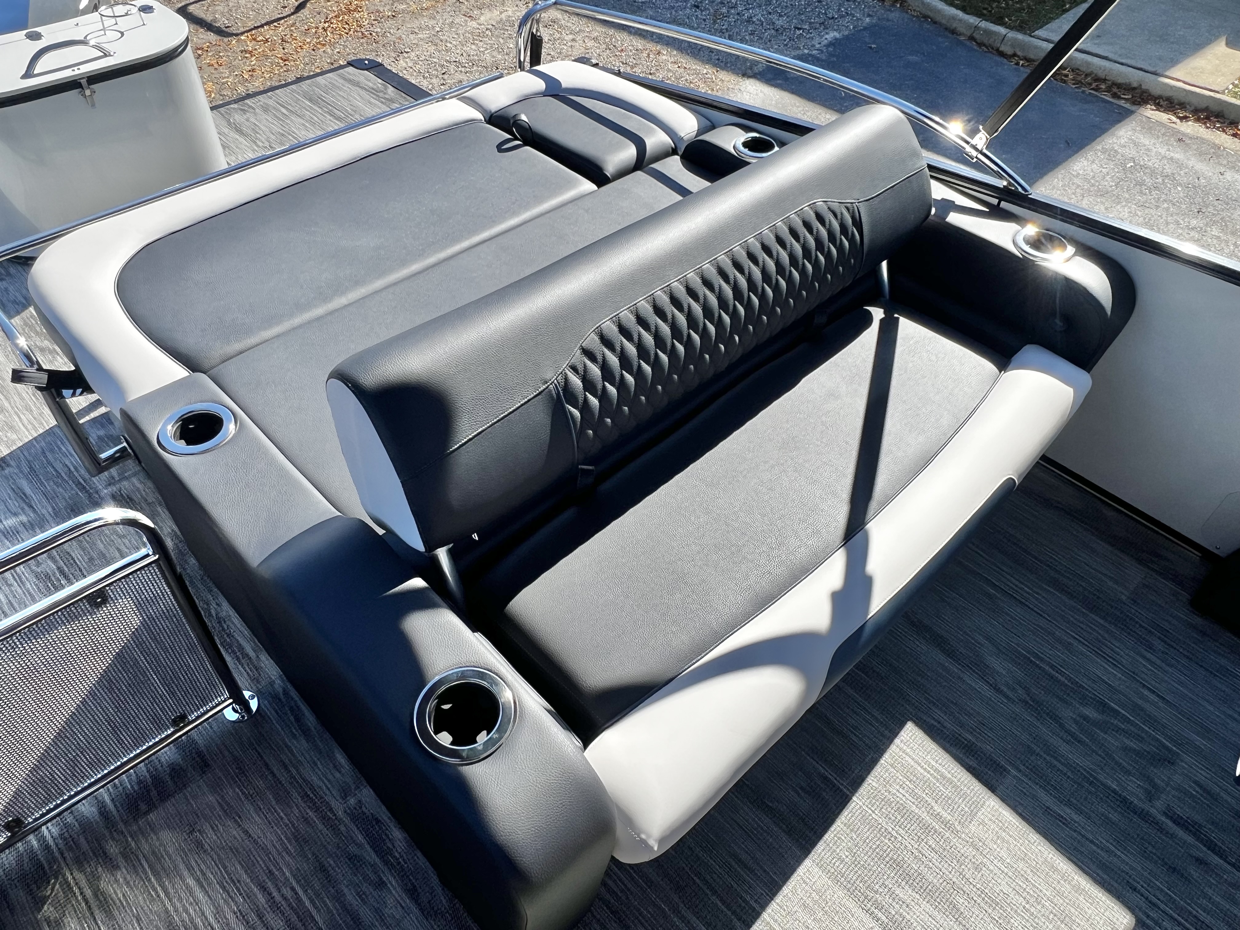 2026 Avalon Catalina 23' Versatile Rear Bench Triple-Toon - IN STOCK