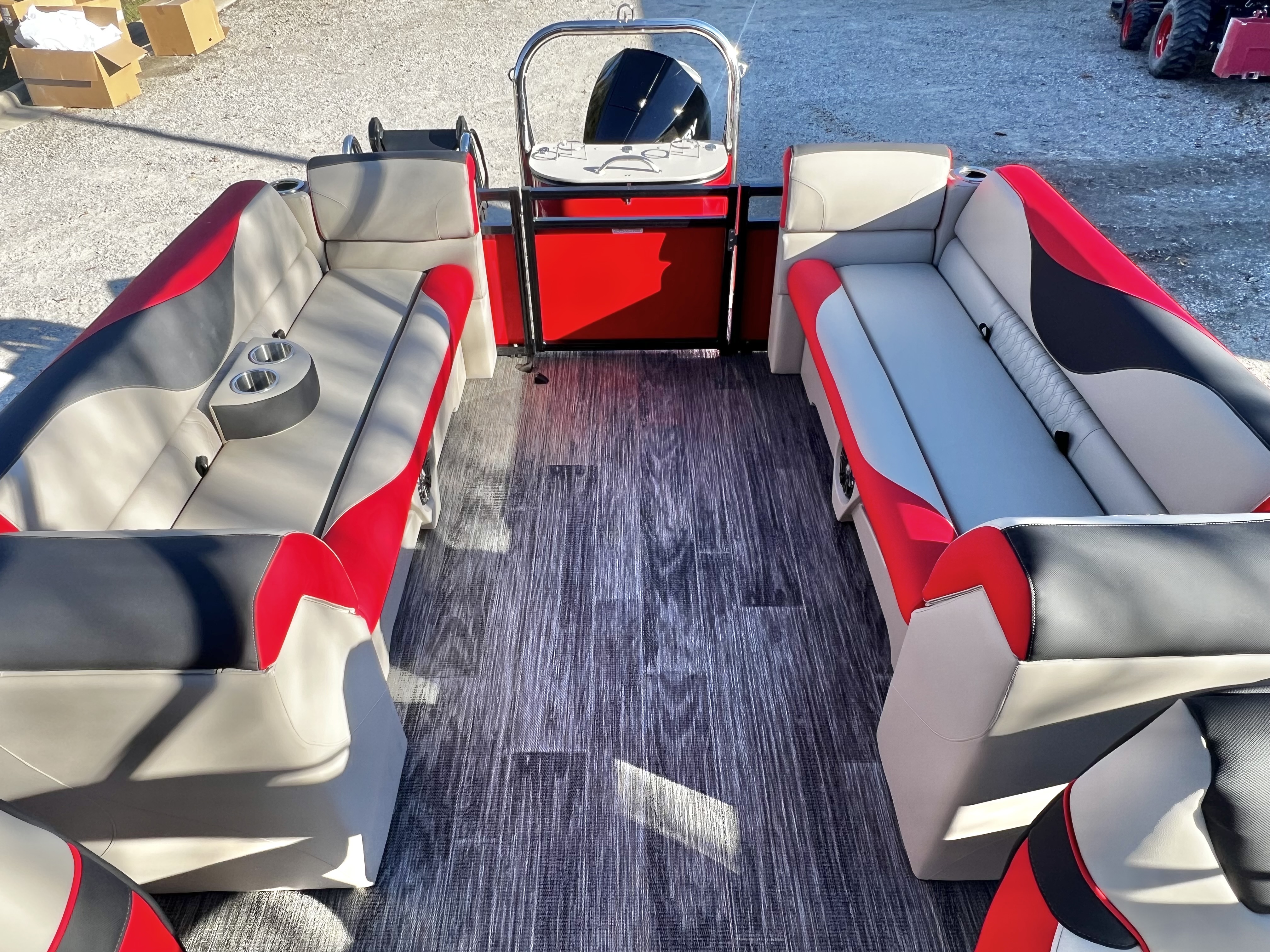 2026 Avalon Venture 85 23' Quad Lounge Triple-Toon - IN STOCK