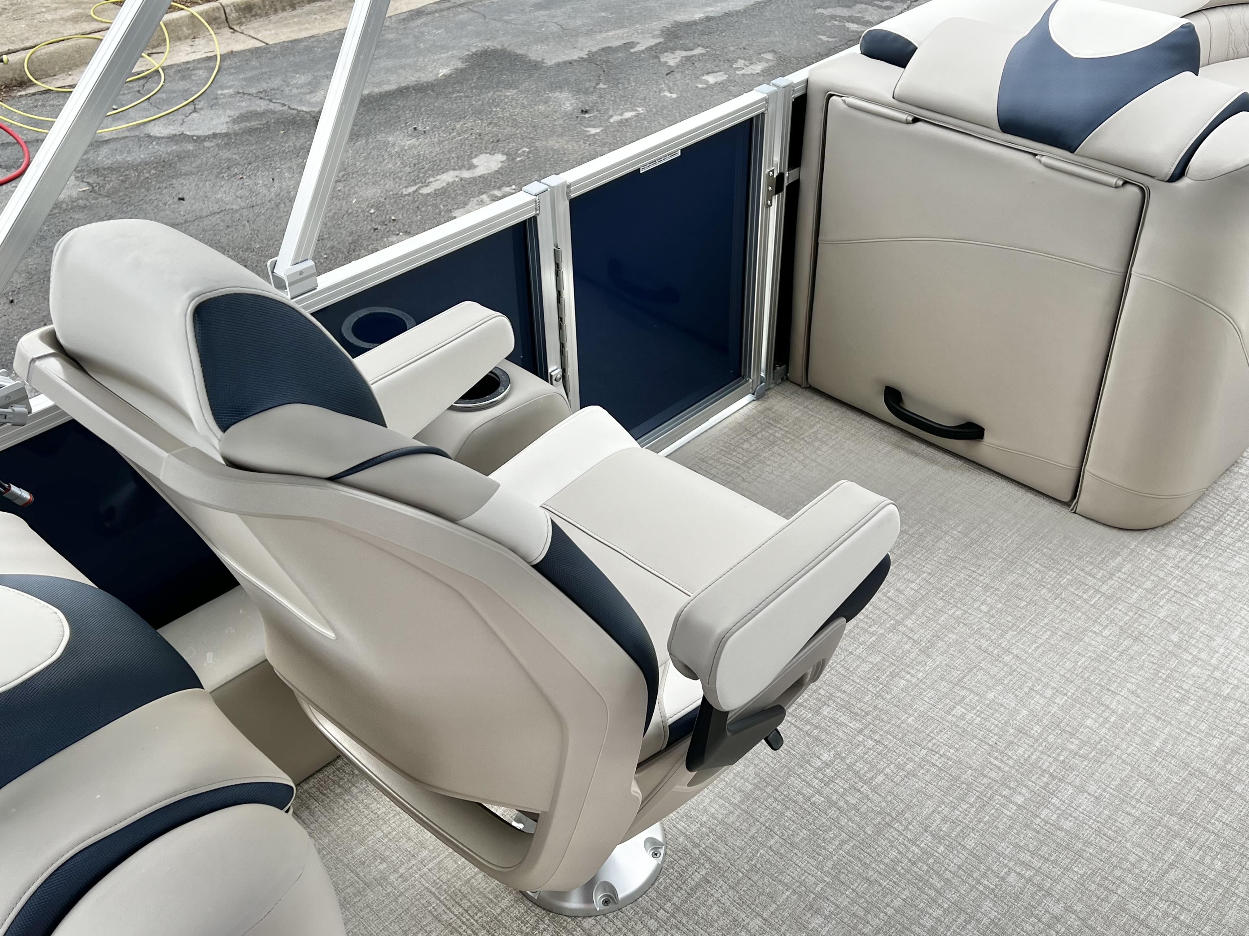 2026 Avalon LSZ 23' Quad Lounge Triple-Toon - IN STOCK - $70,997