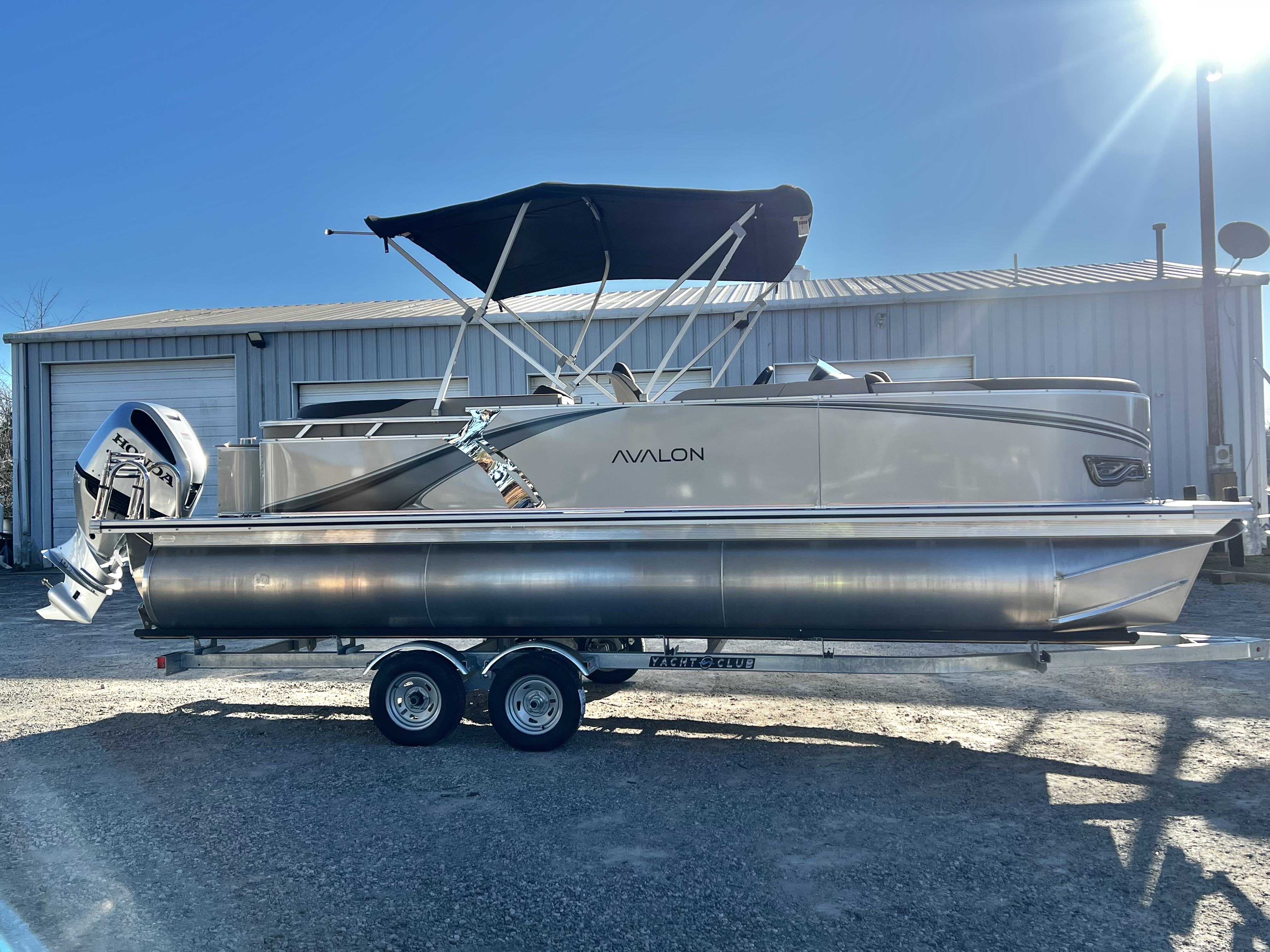 2026 Avalon LSZ 23' Quad Lounge Triple-Toon - IN STOCK - $65,209