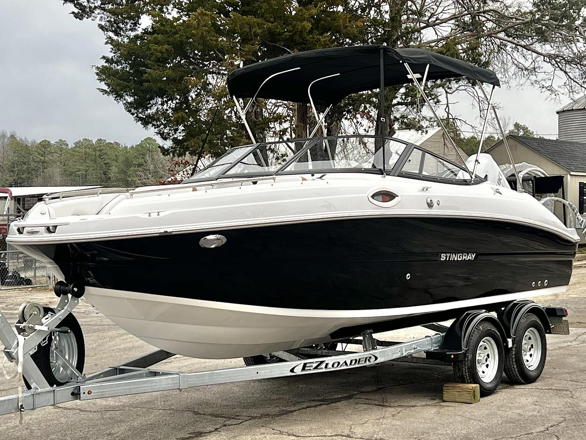 2026 Stingray 211DC (Dual Console) - $74,749 - IN STOCK
