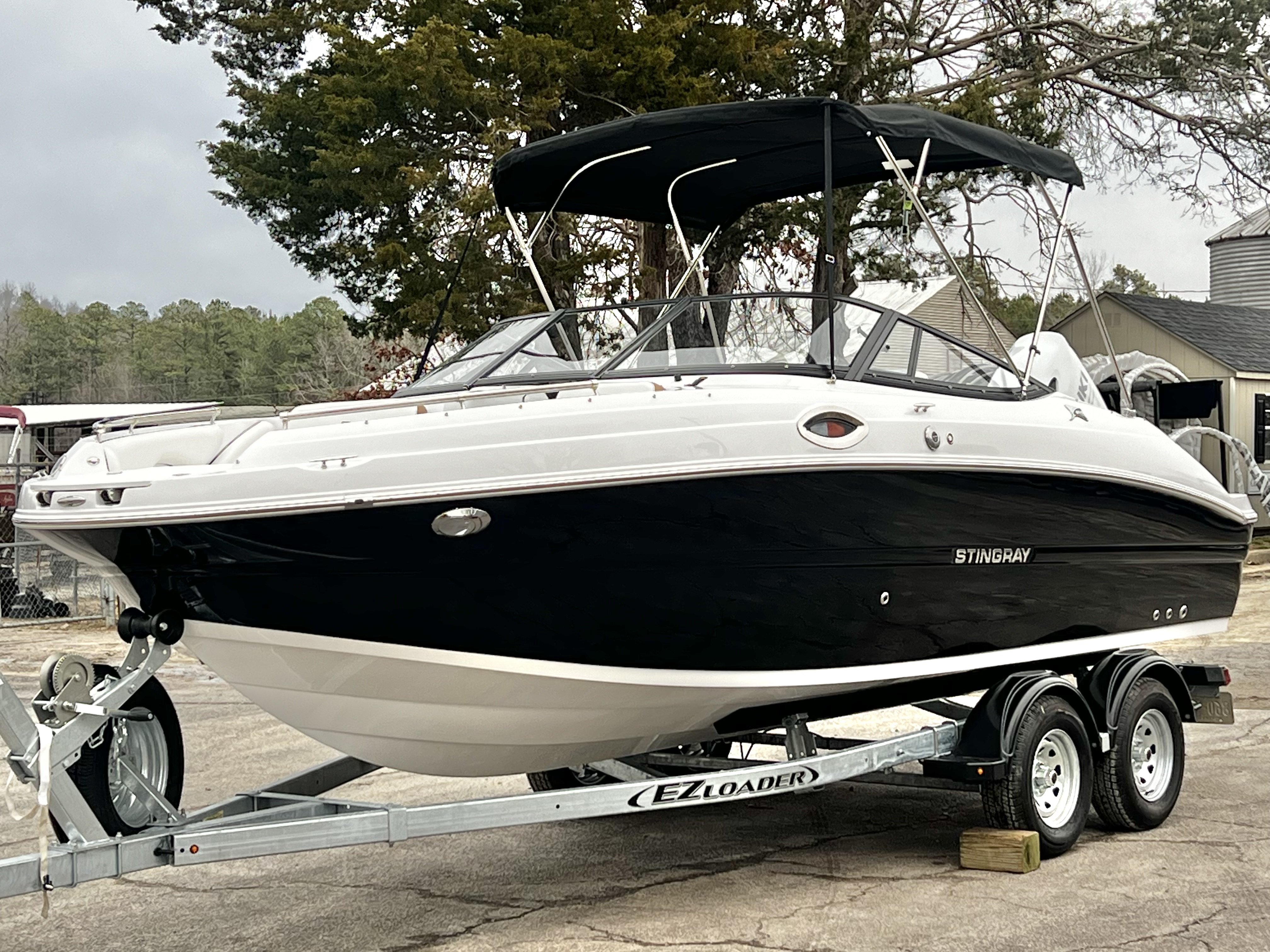 2026 Stingray 211DC (Dual Console) - $74,749 - IN STOCK