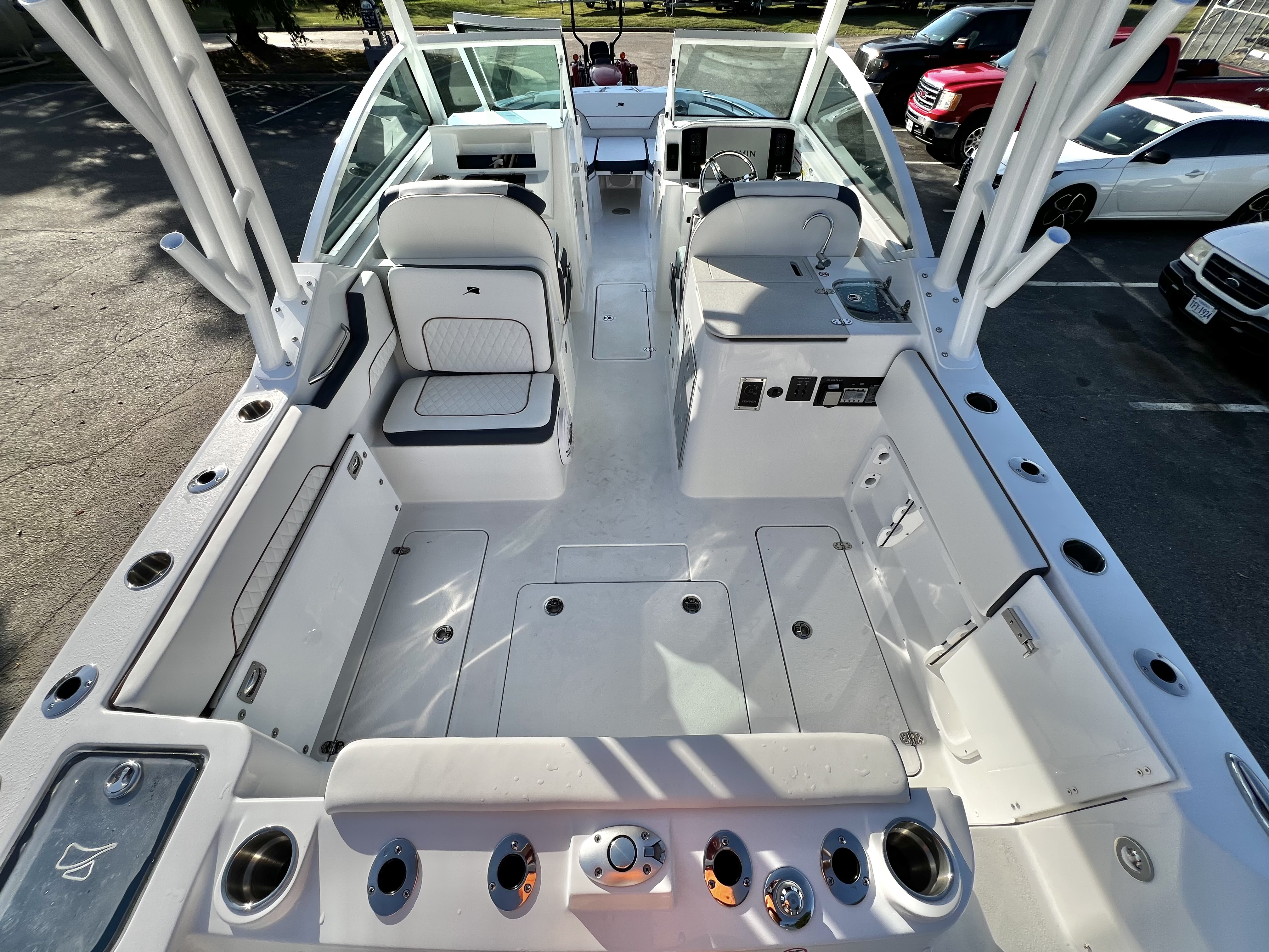 2027 Stingray 26 DC