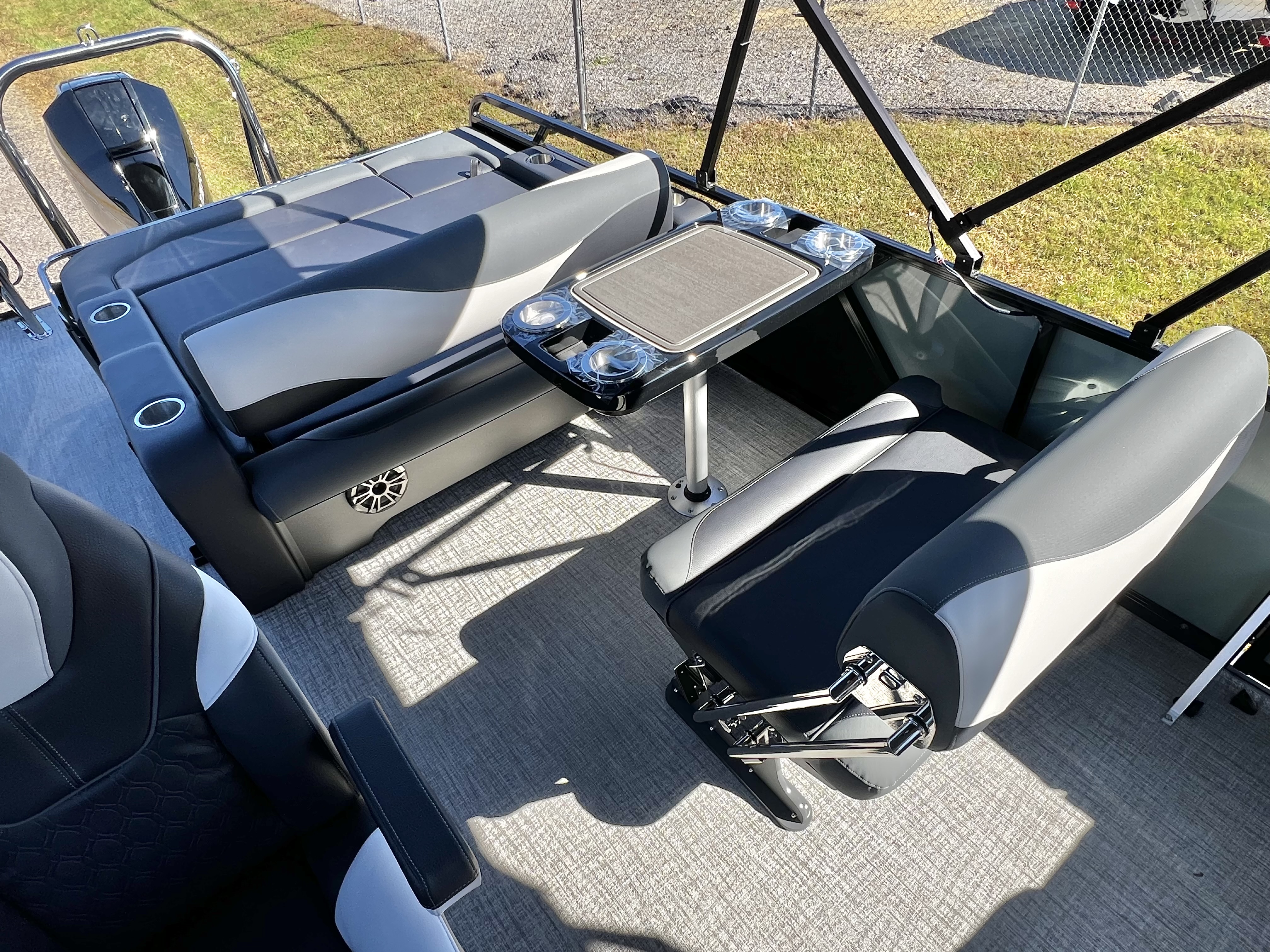 2026 Avalon LSZ 25' Entertainer Triple-Toon - IN STOCK