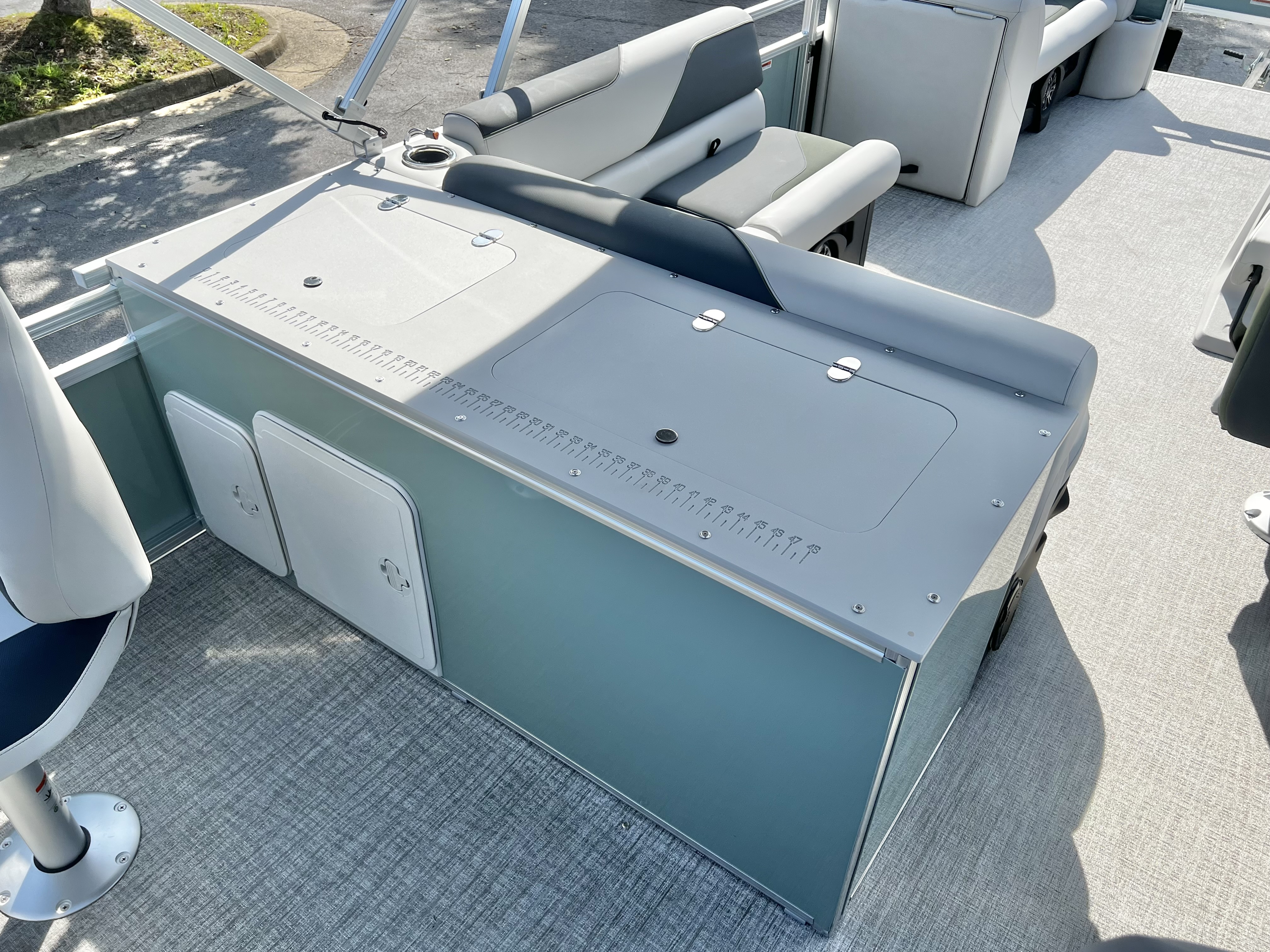 2027 Avalon Venture 85 23' Rear Fish Triple-Toon
