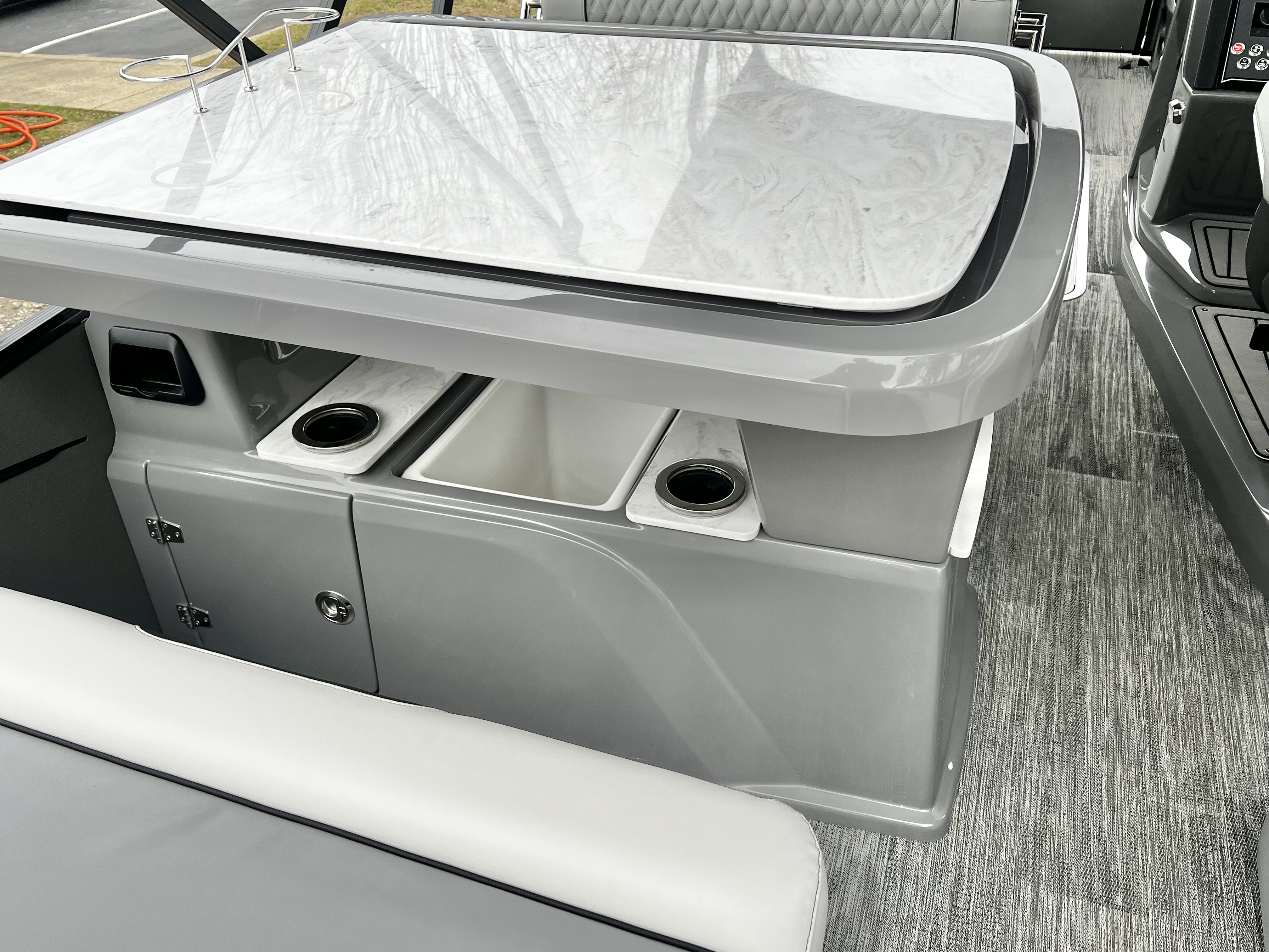 2026 Avalon Catalina 25' Entertainer Triple-Toon - IN STOCK - $109,467