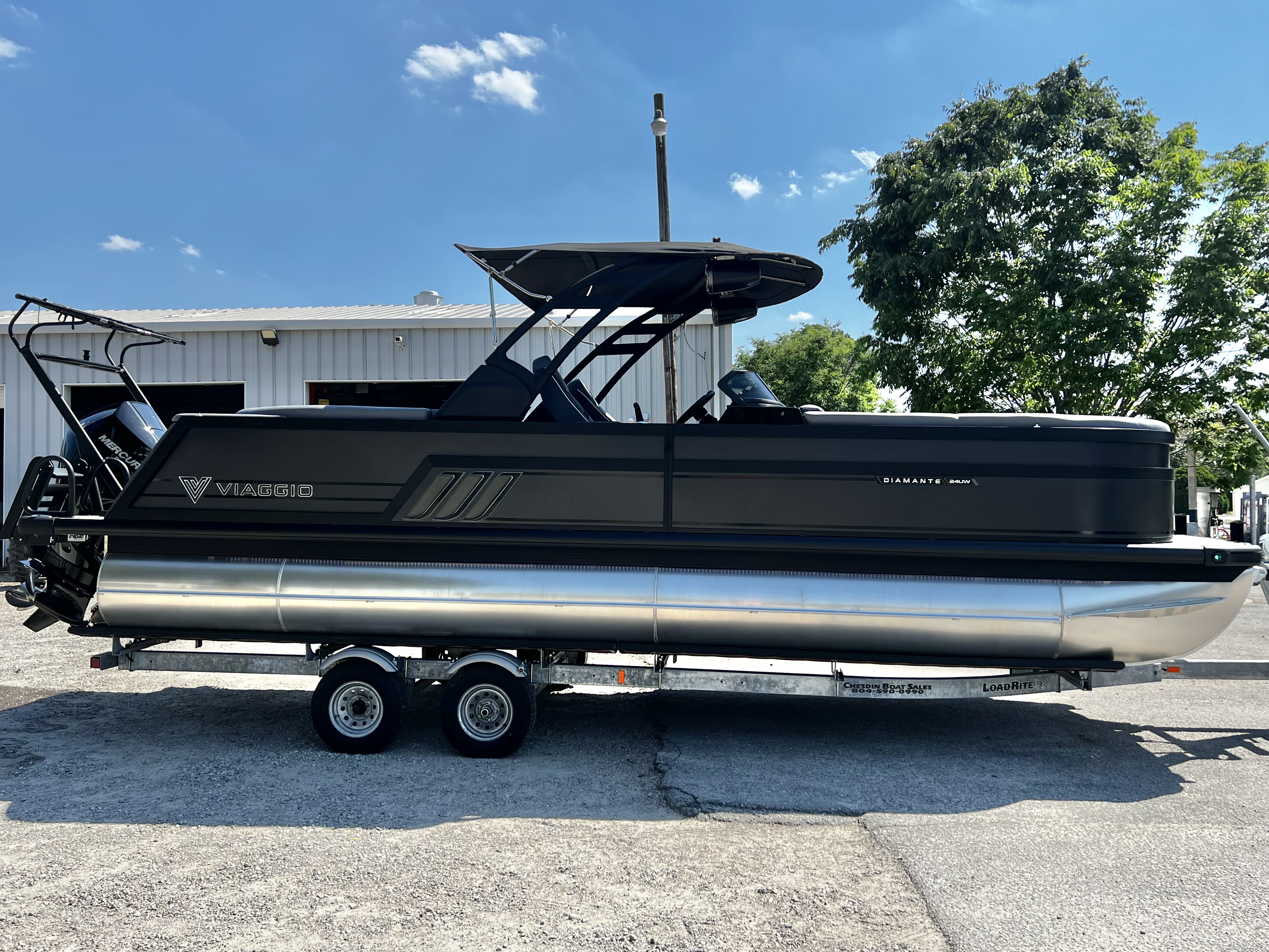 2025 Viaggio Diamante 24' UW A-T (Quad Lounge Windshield) - Triple Toon - IN STOCK - $138,995