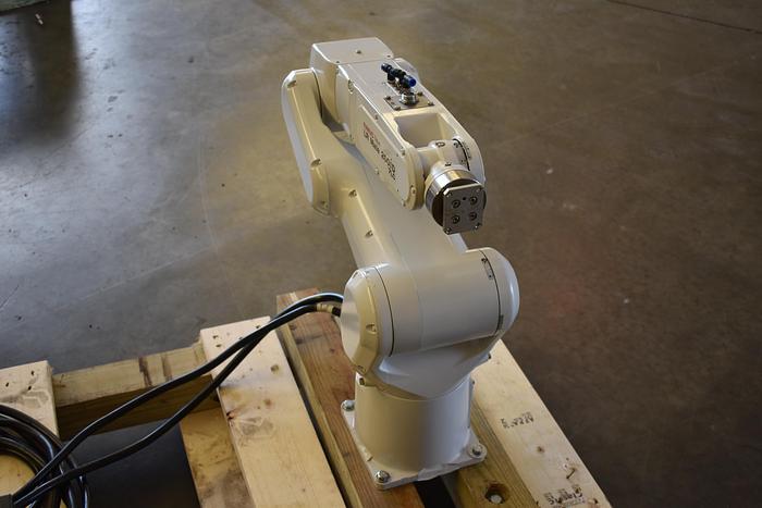 Refurbished FANUC LR Mate 200id/7LC Cleanroom/Food Grade Industrial Robot - 2016