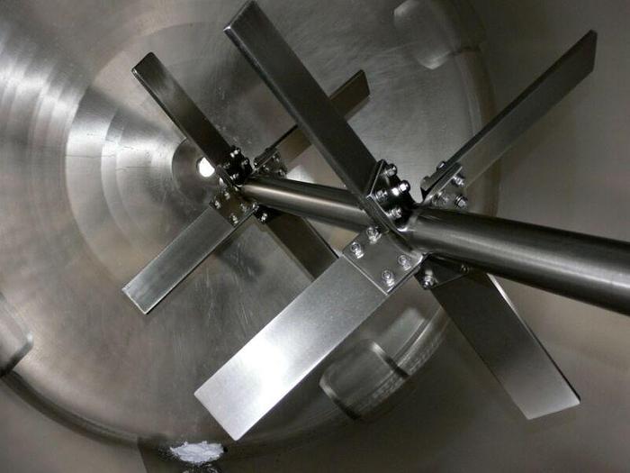 Used 500 Gallon / 2000 Liter Single Wall Stainless Steel Tank w/ Top Mixer