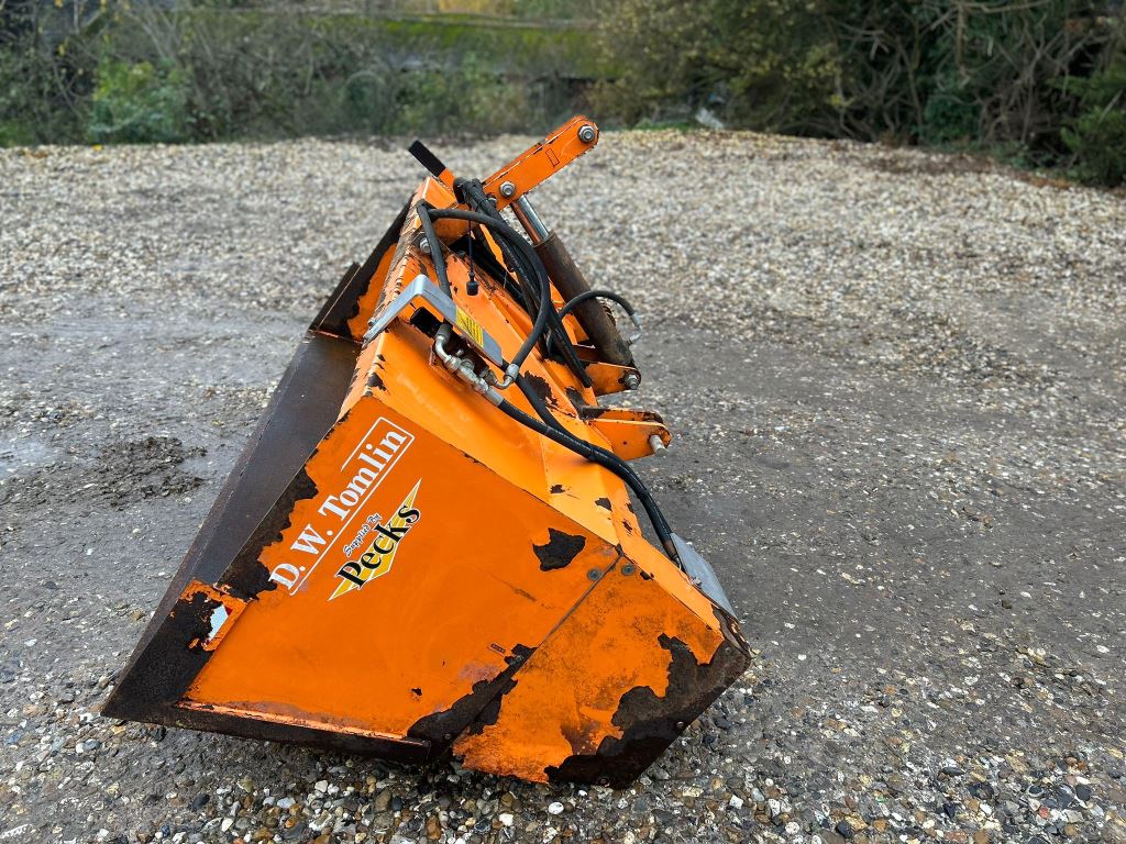 Used D.W. Tomlin Bucket