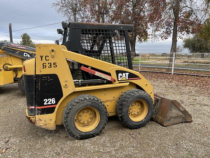 Used 2004 CAT 226
