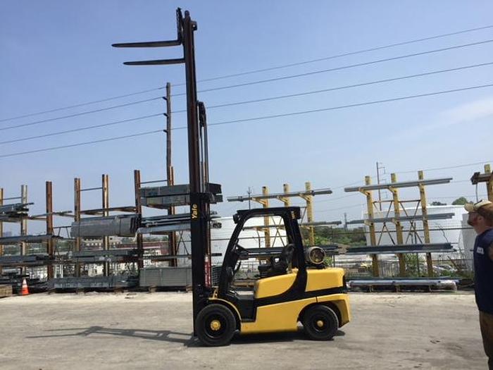 Used 7,000 LB YALE FORKLIFT MDL. GLP070 MFG. 2015 ONLY 3,024 HOURS