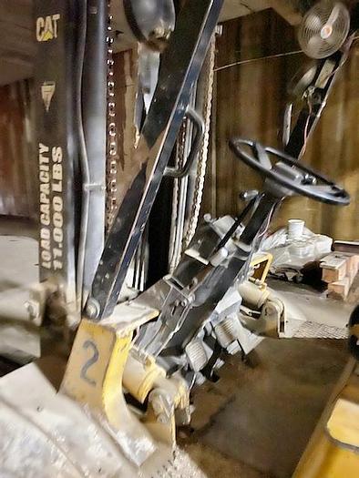 Used 1994 CAT 11,000 lb Forklift