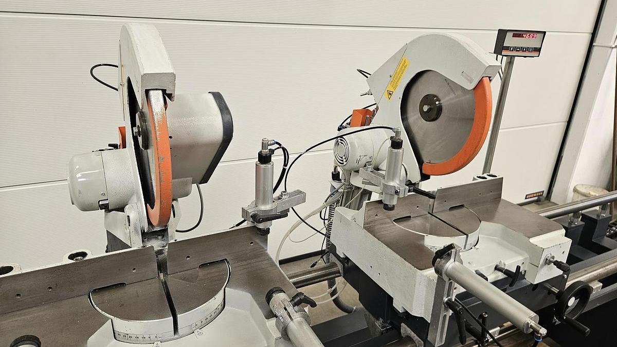 Gebraucht Doppelgehrungssäge Elumatec DG 79