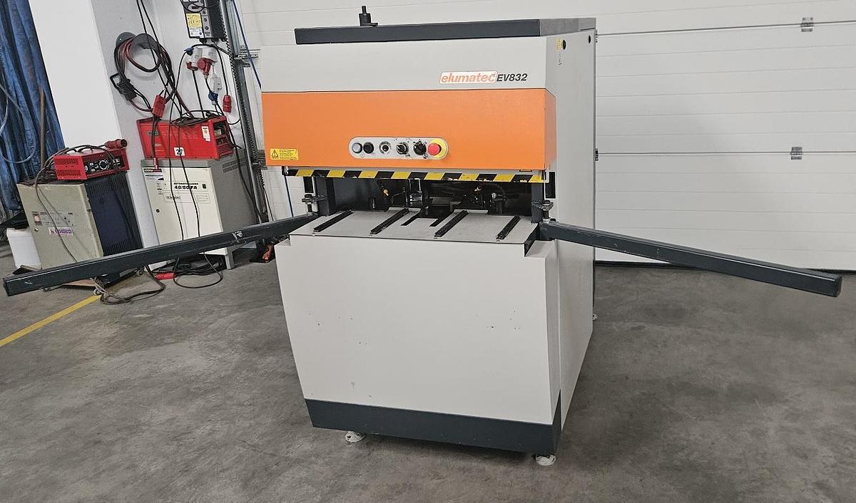 Gebraucht Verputzmaschine Elumatec EV 832