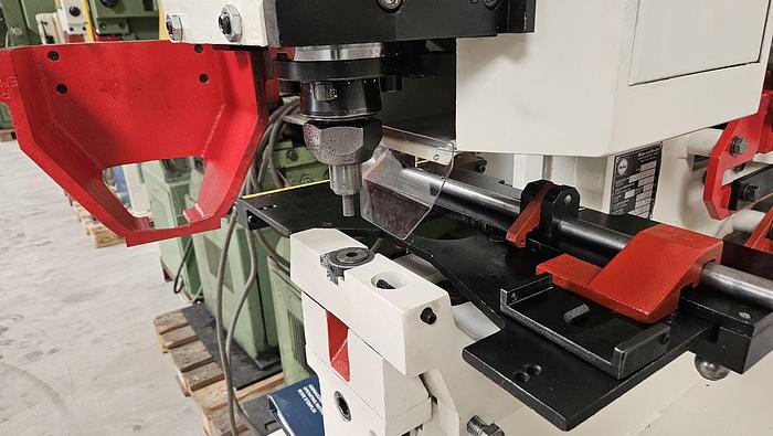 Gebraucht Profilstahlschere Mubea HIW 550