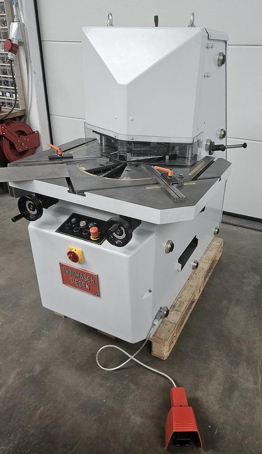 Gebraucht Ausklinkmaschine Indumasch V 204