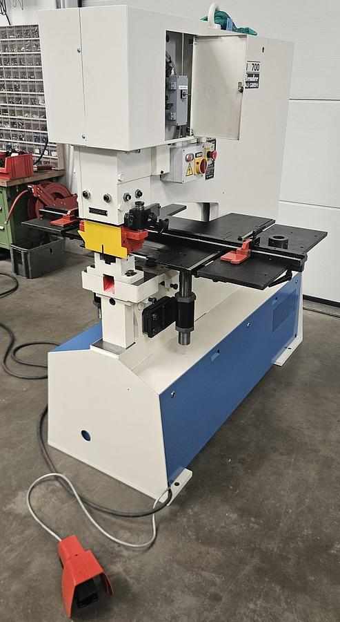Gebraucht Hydraulische Lochstanze Mubea KLH 700