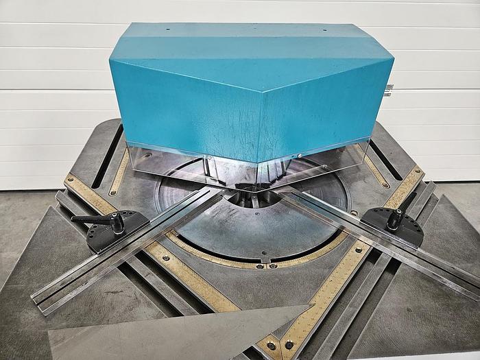 Gebraucht Hydraulische Ausklinkmaschine Indumasch VA 200-4
