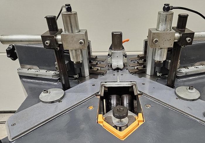 Gebraucht Eckverbindungspresse Elumatec EP 124