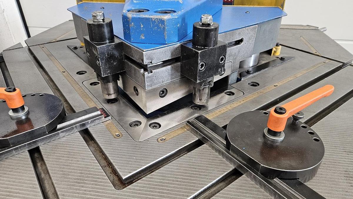 Gebraucht Ausklinkmaschine Boschert LB 13 KE