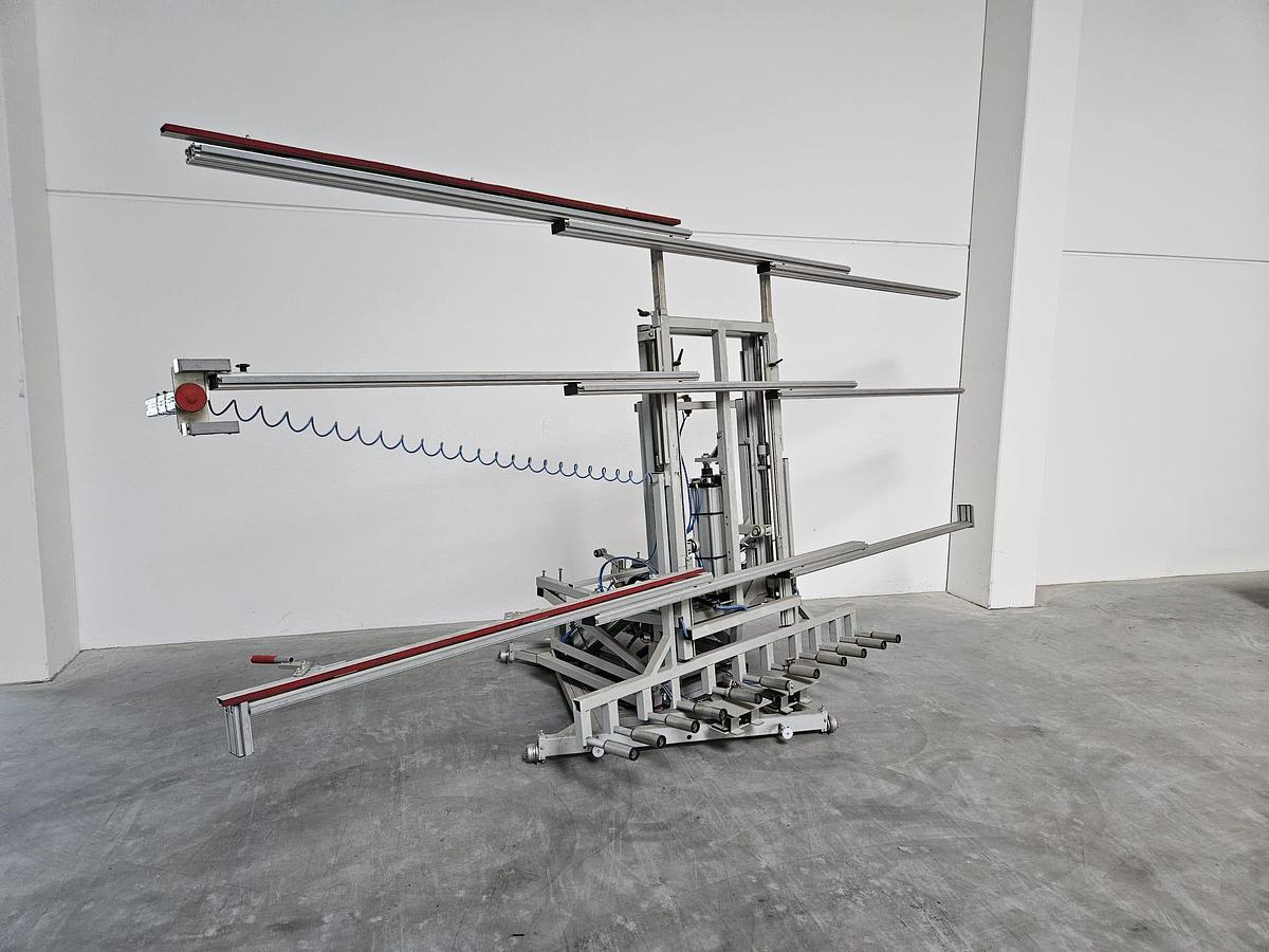 Gebraucht Pneumatisch kippbarer Montagetisch Ruchser mit Rollenbahn Übergabestation MKSEA 2 + RWGAT45-20