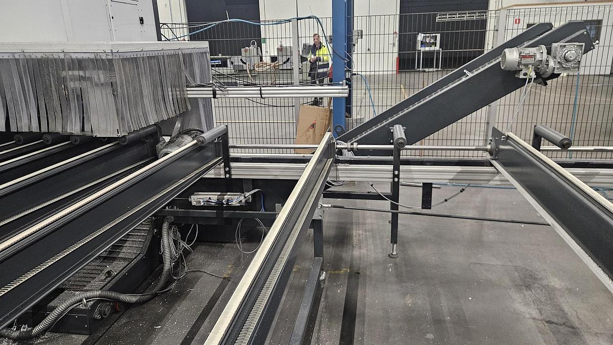 Gebraucht Bearbeitungszentrum / Durchlaufzentrum Elumatec SBZ 628 XXL