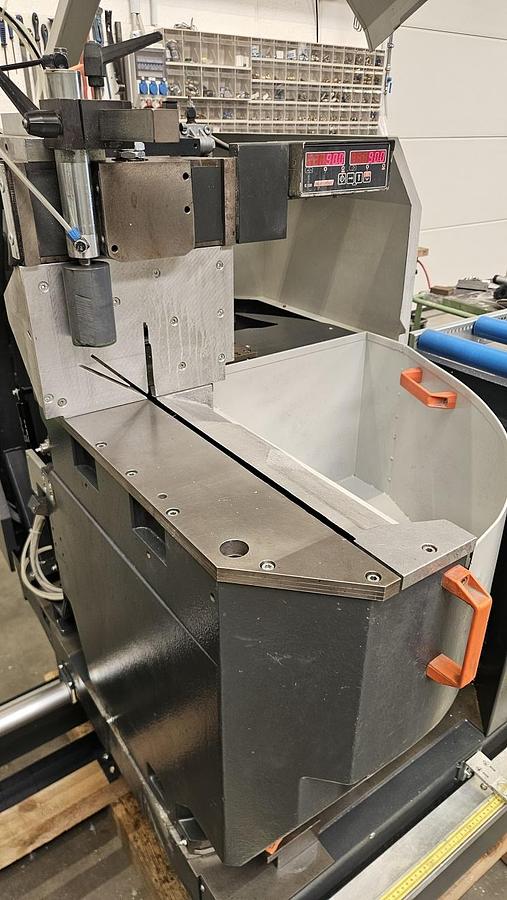 Gebraucht Doppelgehrungssäge Elumatec DG 244