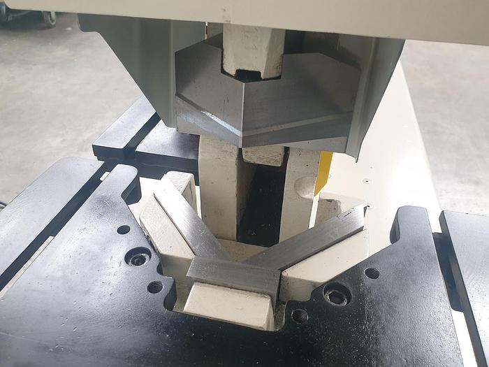 Gebraucht Hydraulische Profilstahlschere Mubea HIW 550-510