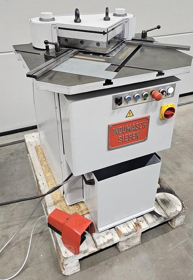 Gebraucht Ausklinkmaschine Indumasch 254