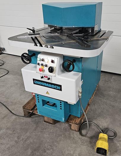 Gebraucht Hydraulische Ausklinkmaschine Indumasch VA 200-4