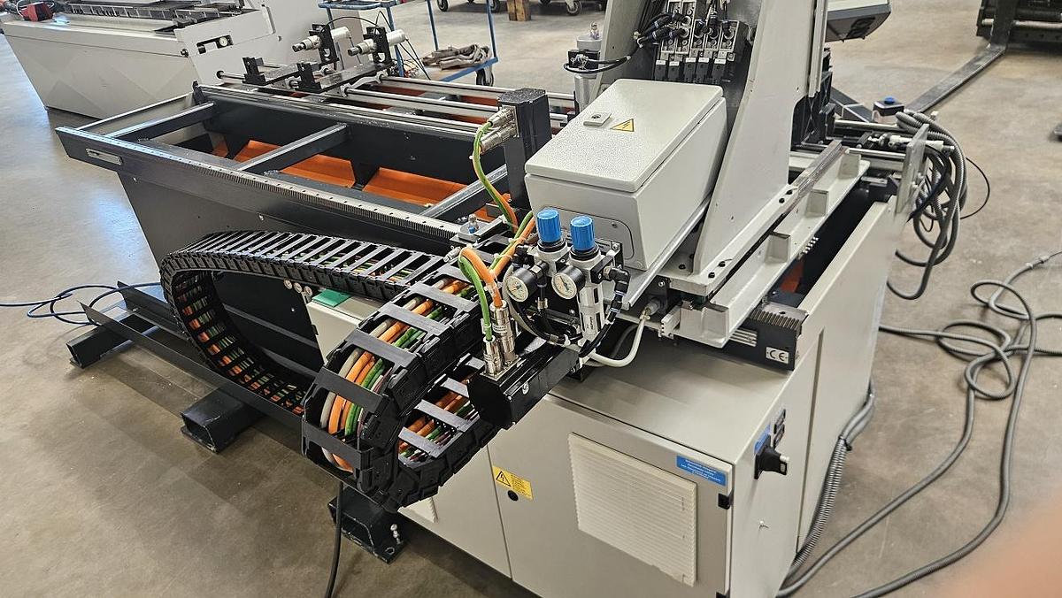 Gebraucht Bearbeitungszentrum Elumatec SLK 118