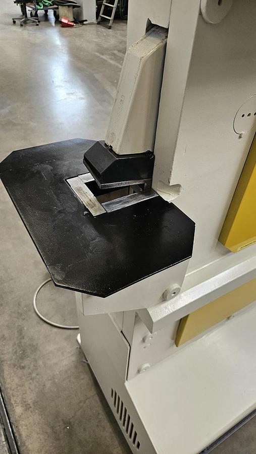 Gebraucht Hydraulische Profilstahlschere Mubea KBLH 700