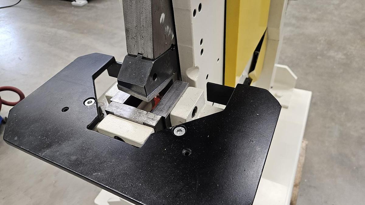 Gebraucht Profilstahlschere Mubea MIW 800