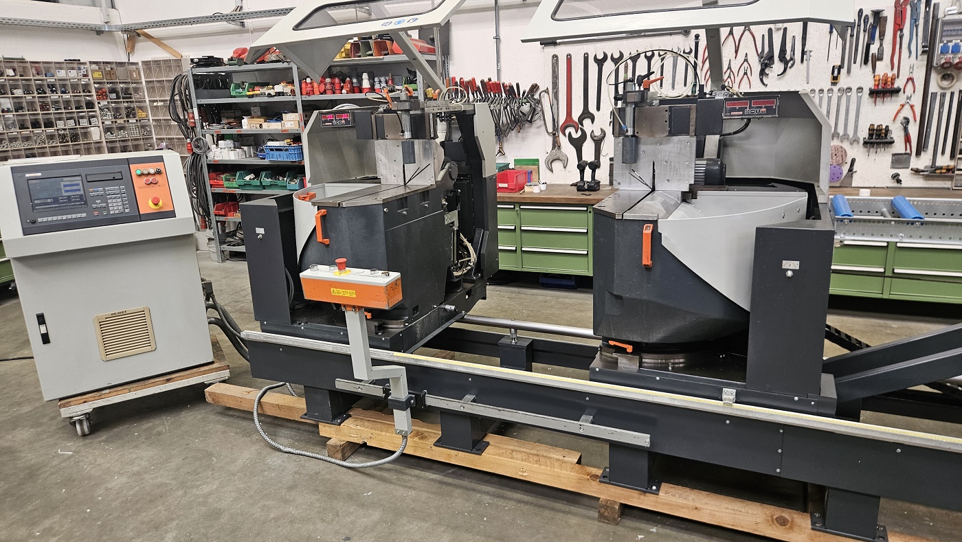 Gebraucht Doppelgehrungssäge Elumatec DG 244