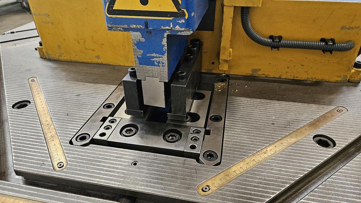 Gebraucht Ausklinkmaschine Boschert LB 13 KE