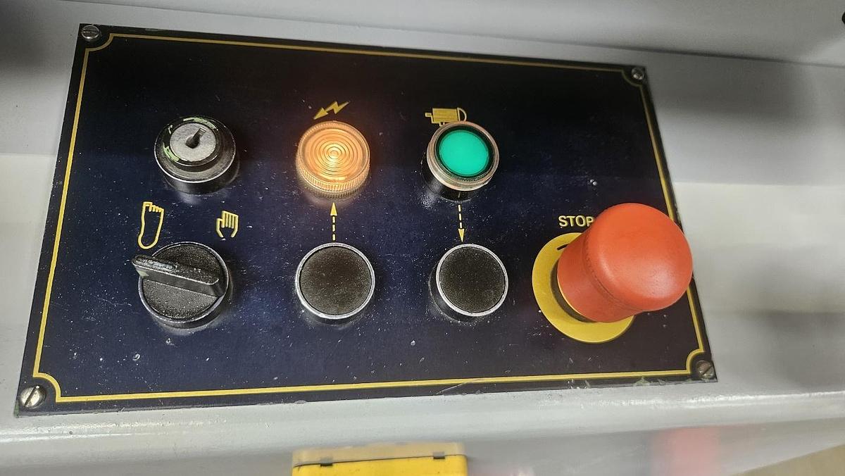 Gebraucht Ausklinkmaschine Indumasch V 204