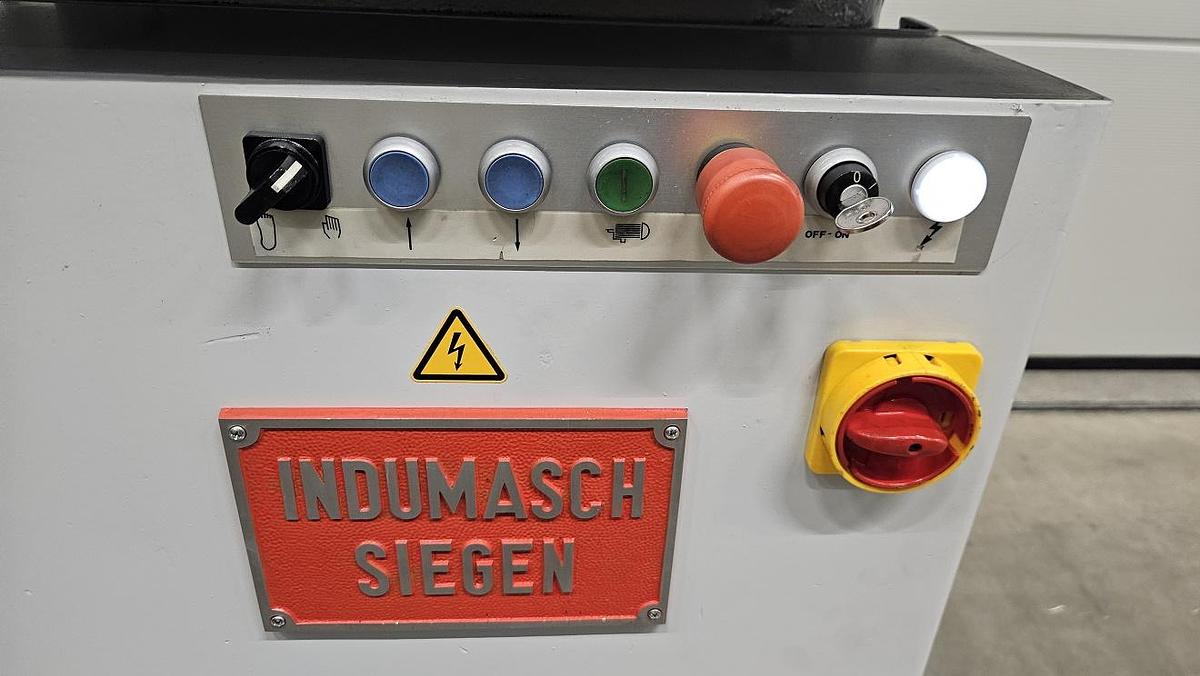 Gebraucht Ausklinkmaschine Indumasch 254