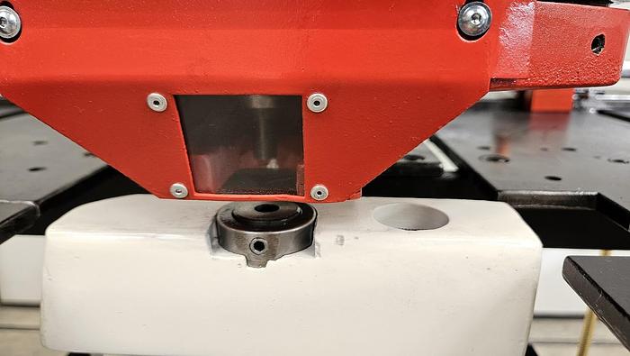 Gebraucht Hydraulische Lochstanze Mubea KLH 300