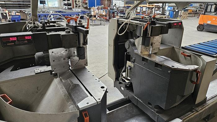 Gebraucht Doppelgehrungssäge Elumatec DG 244